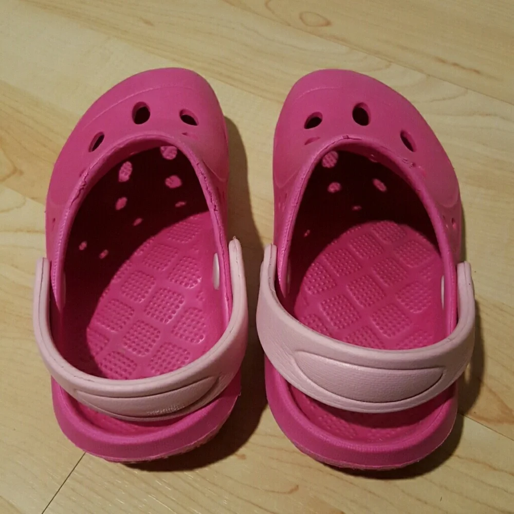 Girls Pink Clogs Little Girl Size 13 - Picture 2 of 4